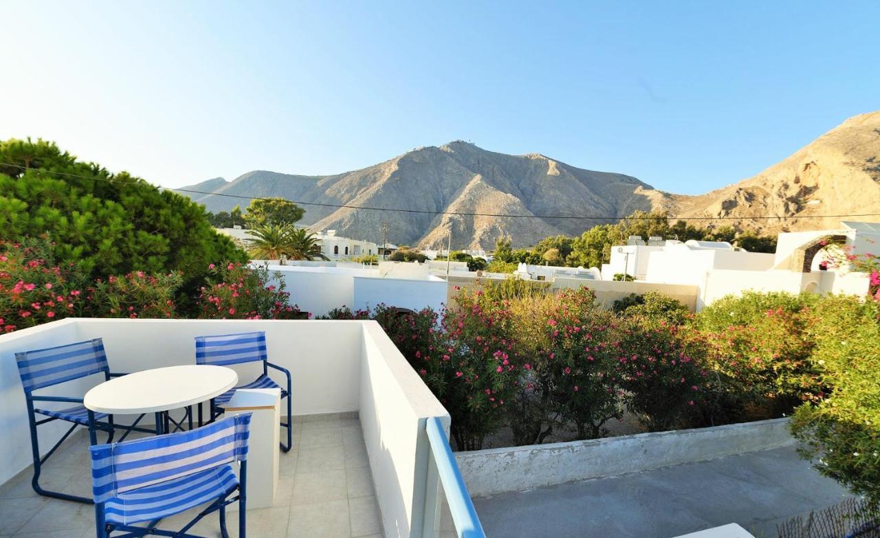 Captain Lazaros Villa: Black Beach Resort with Pool and Sea View Perissa  Exterior photo