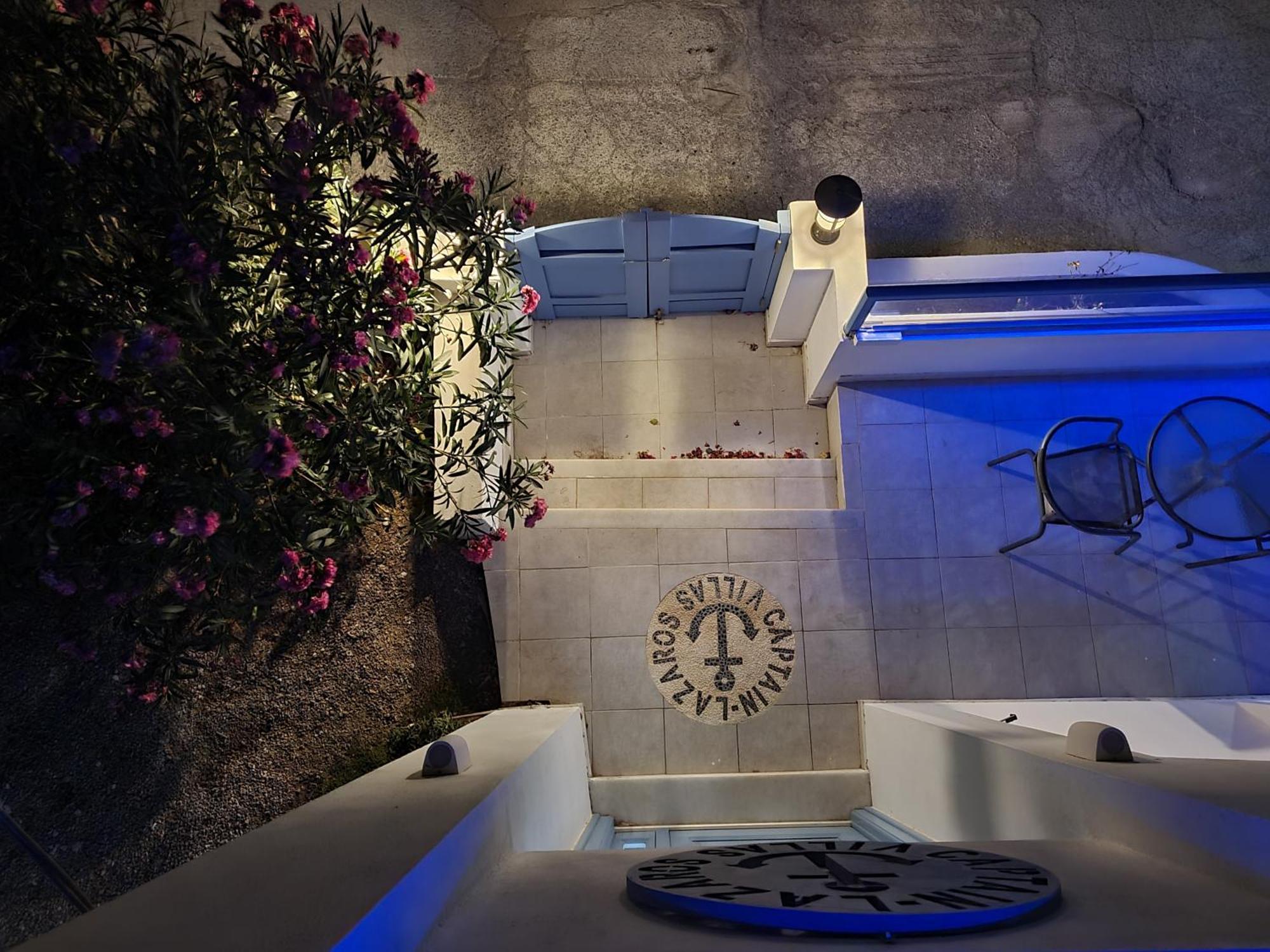 Captain Lazaros Villa: Black Beach Resort with Pool and Sea View Perissa  Exterior photo