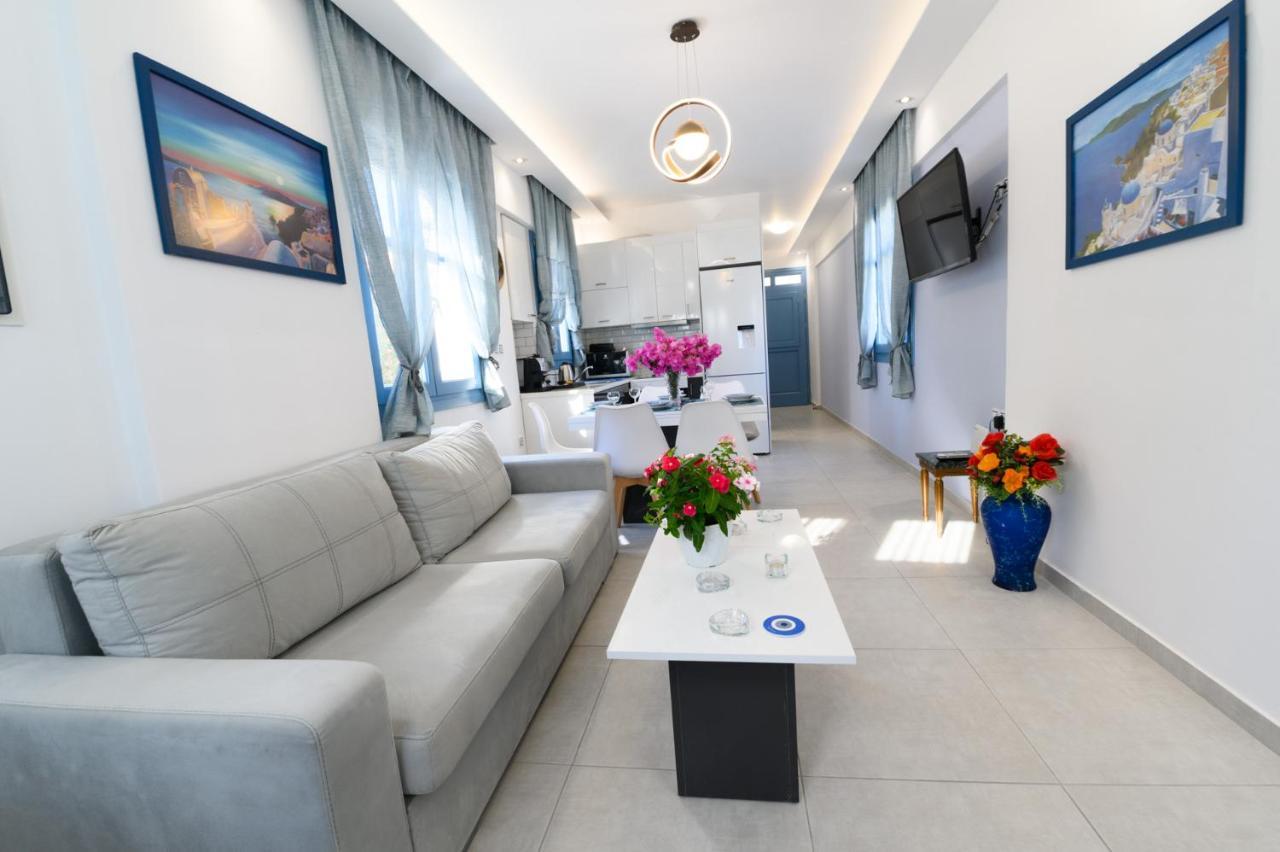 Captain Lazaros Villa: Black Beach Resort with Pool and Sea View Perissa  Exterior photo